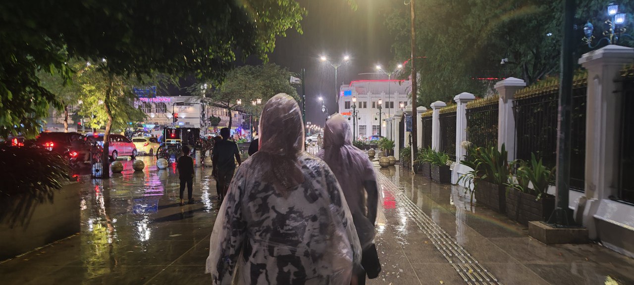 Picture of Malioboro Street.